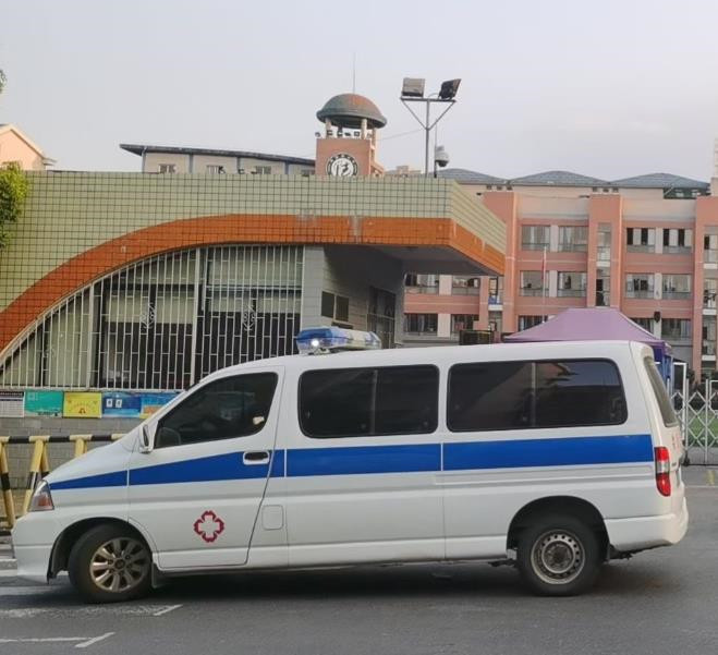 淇县救护车出租护送骨折病人一公里多少钱